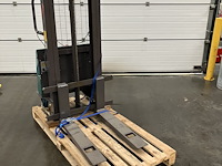 Semi-elektrische stapelaar 500kg - afbeelding 2 van  5