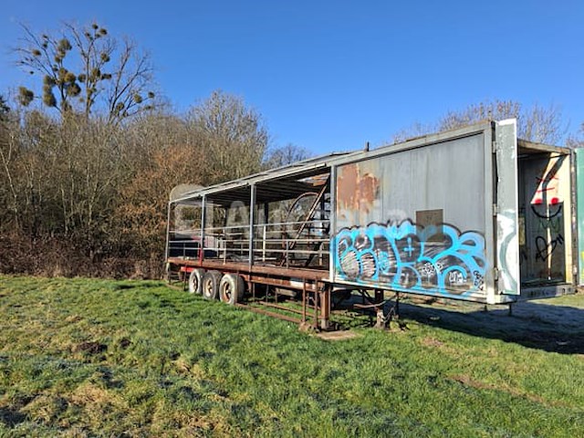 Semi-trailer - afbeelding 1 van  2