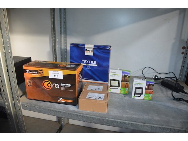 Semimodular voedingsbron seasonic gm-650 , tectile care kit royal xl, 2 ledlampen spectrum led - afbeelding 1 van  9