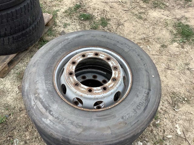 Semperit - vrachtwagenband 315/80r22.5 (2x) - afbeelding 1 van  4