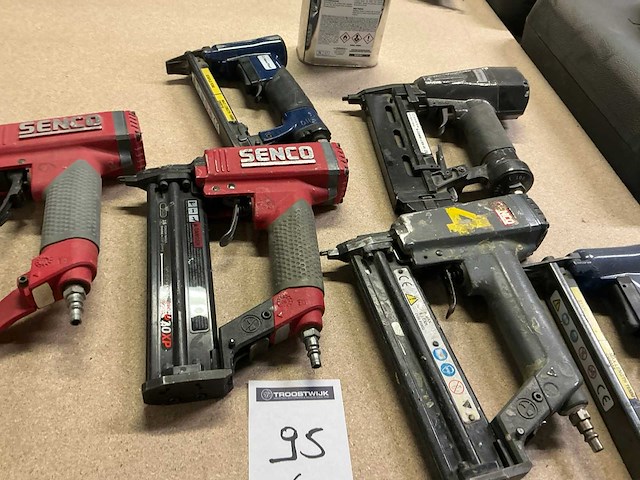 Senco, berner en hewitool pneumatische tacker (6x) - afbeelding 3 van  4