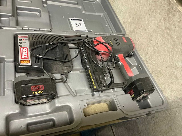 Senco cordless finish 25 accu tacker - afbeelding 1 van  4