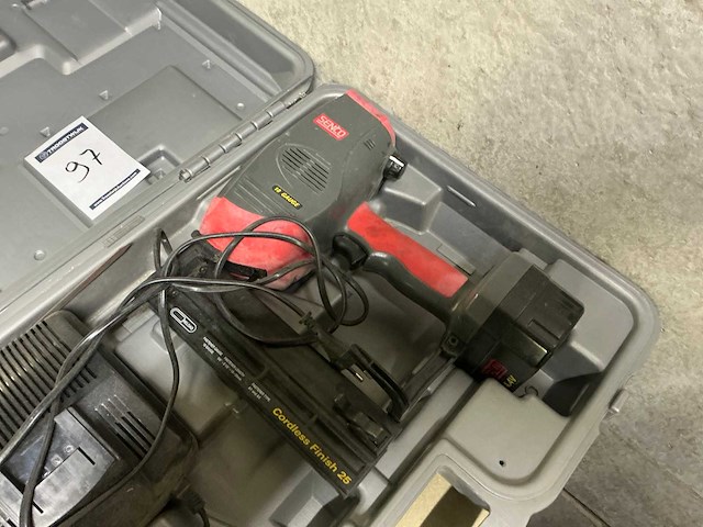 Senco cordless finish 25 accu tacker - afbeelding 3 van  4