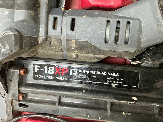 Senco f-18xp accu nagelpistool - afbeelding 3 van  6
