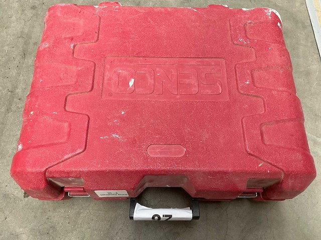Senco f-18xp accu nagelpistool - afbeelding 6 van  6