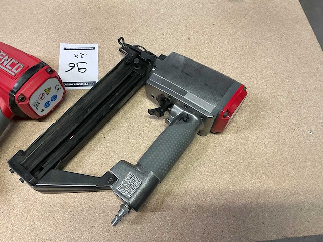 Senco pneumatische tacker (2x) - afbeelding 2 van  3