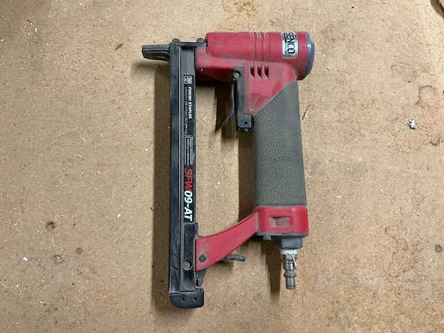 Senco sfw09-at pneumatische tacker - afbeelding 1 van  3