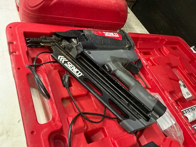 Senco sgt90i accu nagelindrijver - afbeelding 3 van  7