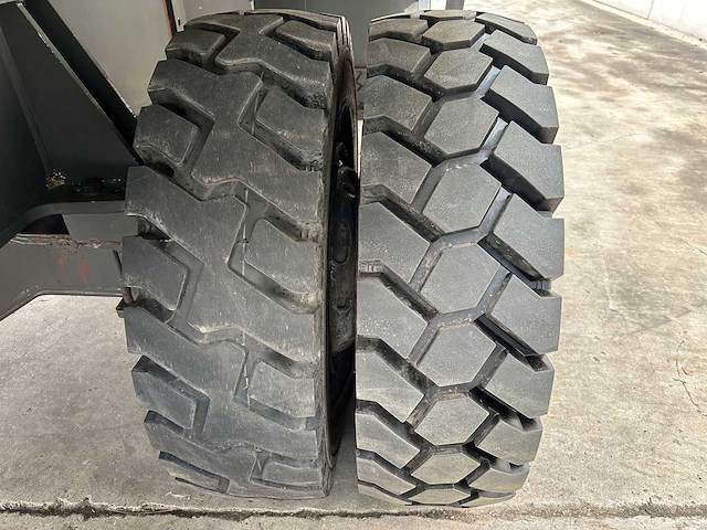 Sennebogen - 2002 - 835m - banden graafmachine - afbeelding 5 van  21