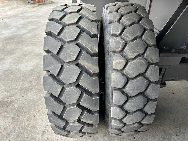 Sennebogen - 2002 - 835m - banden graafmachine - afbeelding 6 van  21