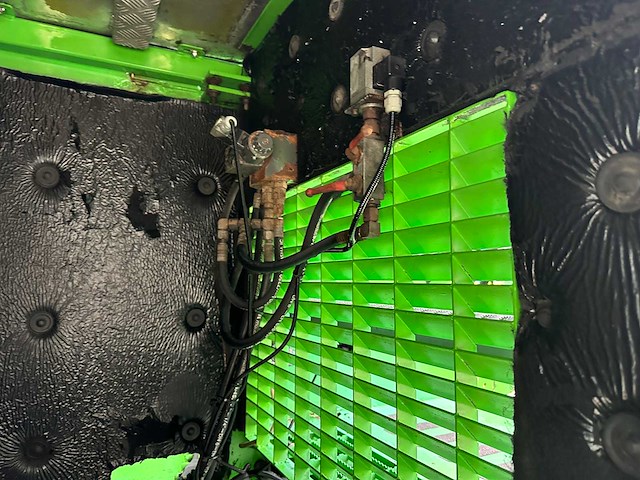 Sennebogen - 2002 - 835m - banden graafmachine - afbeelding 13 van  21