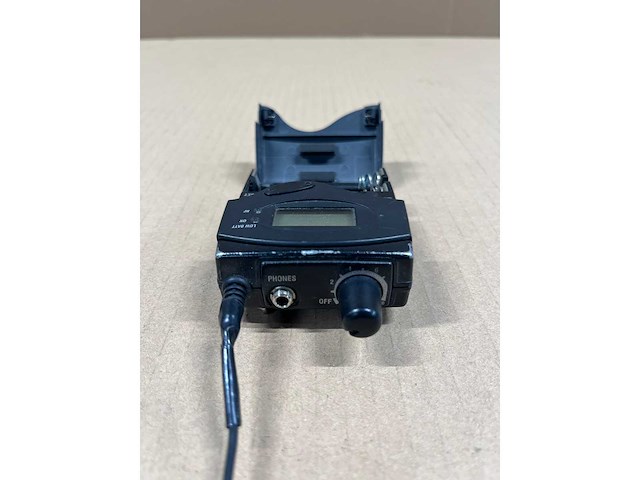 Sennheiser ek2000 iem aw (516-558mhz) belt pack - afbeelding 4 van  4