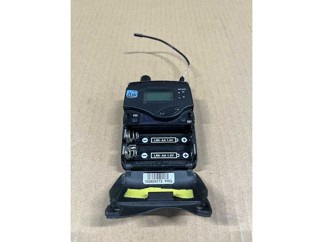 Sennheiser ek2000 iem aw (516-558mhz) belt pack - afbeelding 3 van  4