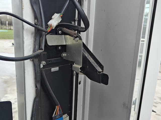 Serv-o-matic 3073 verkoopautomaat voor onderdelen - afbeelding 3 van  12