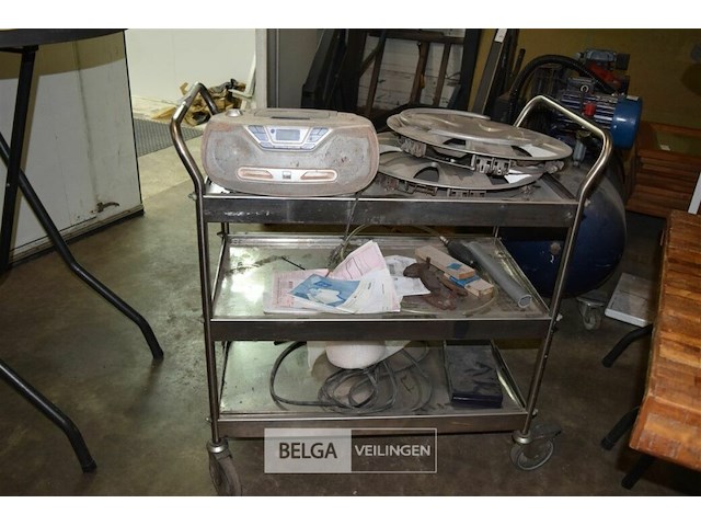 Serveerwagen met inhoud - afbeelding 1 van  6