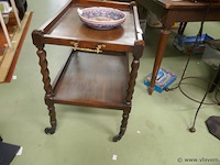 Serveerwagentje in hout - afbeelding 2 van  2