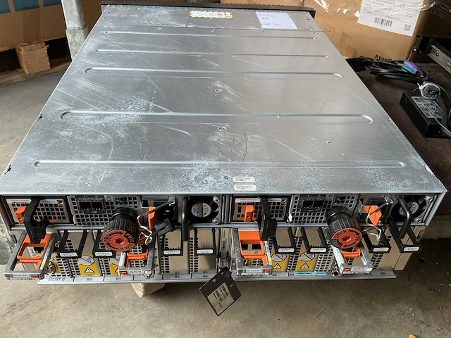 Server dell emc 2,vnx 5200 met 25 harde sas schijven 2.5” - afbeelding 3 van  8