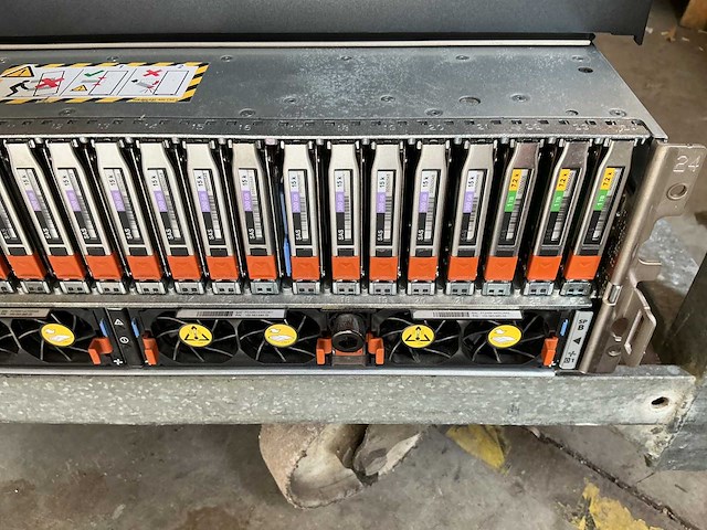 Server dell emc 2,vnx 5200 met 25 harde sas schijven 2.5” - afbeelding 8 van  8