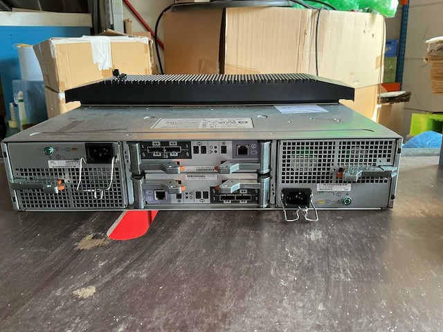 Server dell ems,sae met 13 harde sas schijven 2,5” - afbeelding 2 van  8