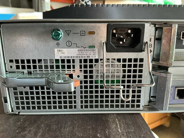 Server dell ems,sae met 13 harde sas schijven 2,5” - afbeelding 6 van  8