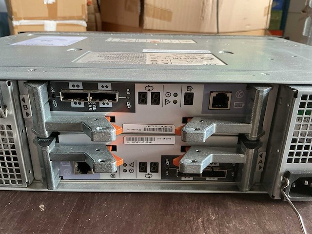Server dell ems,sae met 13 harde sas schijven 2,5” - afbeelding 3 van  8
