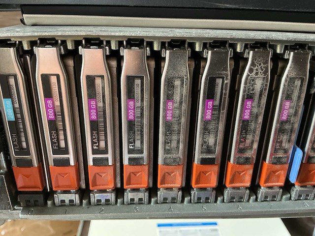 Server dell ems,sae met 13 harde sas schijven 2,5” - afbeelding 5 van  8