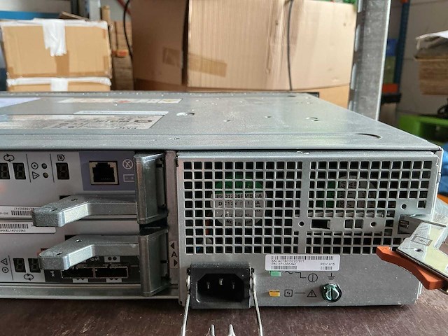 Server dell ems,sae met 13 harde sas schijven 2,5” - afbeelding 7 van  8