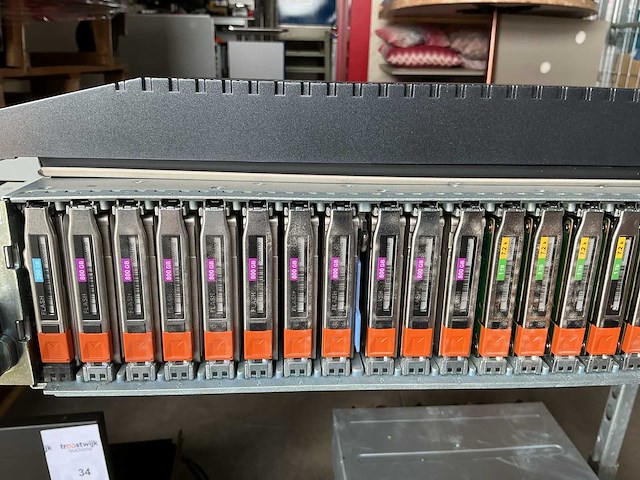 Server dell ems,sae met 13 harde sas schijven 2,5” - afbeelding 3 van  8
