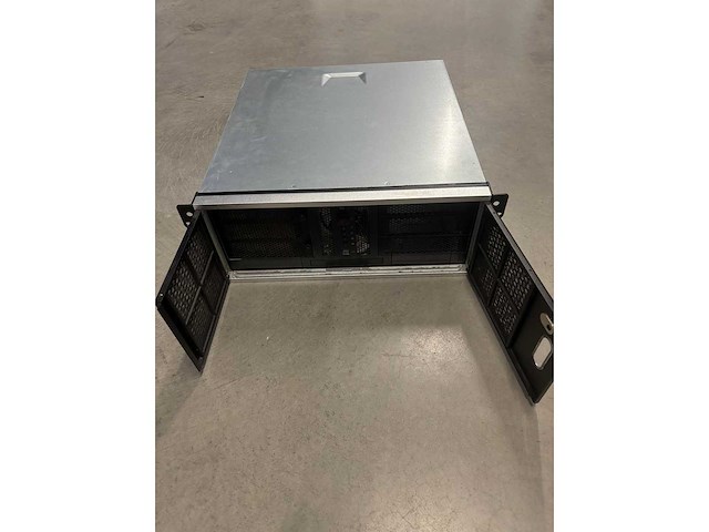 Server kast (4x) - afbeelding 1 van  2