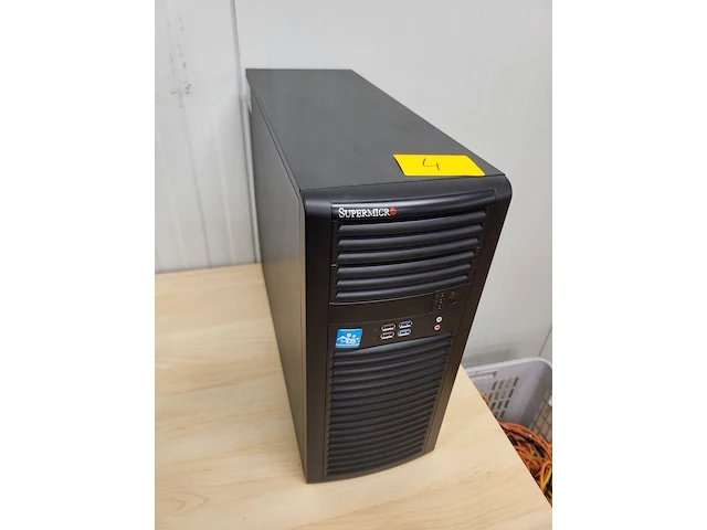 Server supermicro - afbeelding 1 van  2
