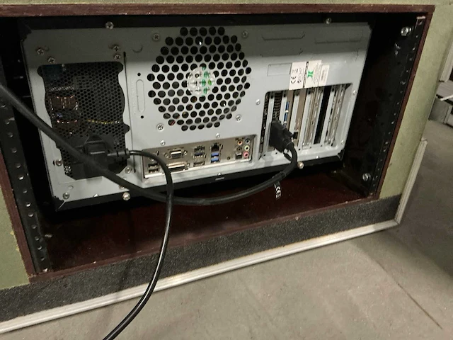 Server - afbeelding 8 van  11