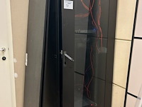 Serverkast en inhoud - afbeelding 2 van  11