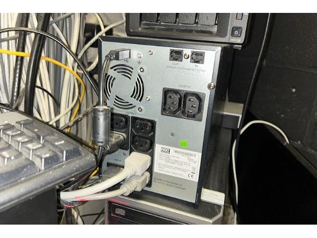 Serverkast met inhoud - afbeelding 6 van  11