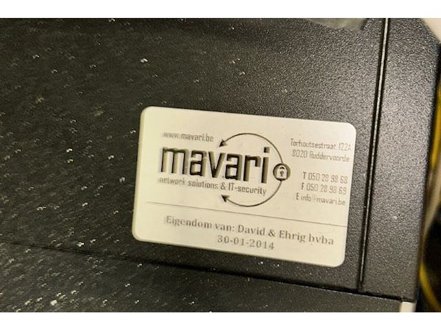 Serverkast met inhoud - afbeelding 8 van  11