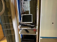 Serverkast met inhoud - afbeelding 6 van  13