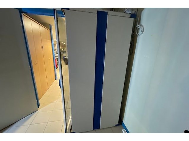 Serverkast met inhoud - afbeelding 12 van  13