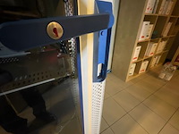 Serverkast met inhoud - afbeelding 13 van  13