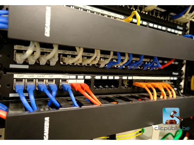 Serverkast met inhoud - afbeelding 3 van  18