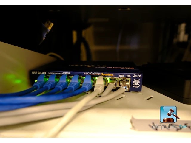 Serverkast met inhoud - afbeelding 5 van  18