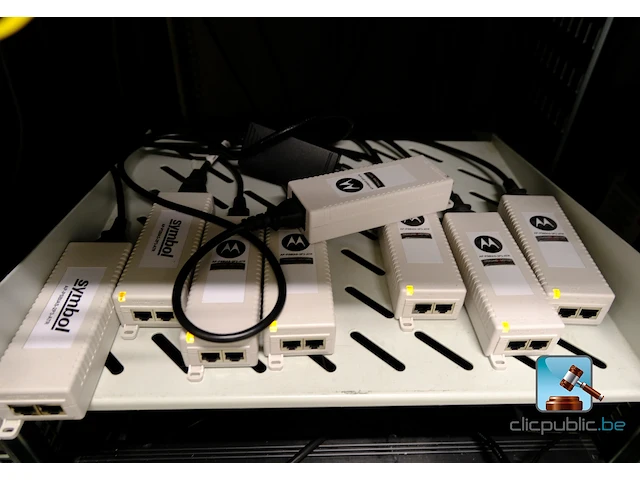 Serverkast met inhoud - afbeelding 8 van  18