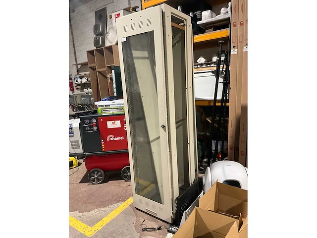 Serverkast - afbeelding 8 van  14