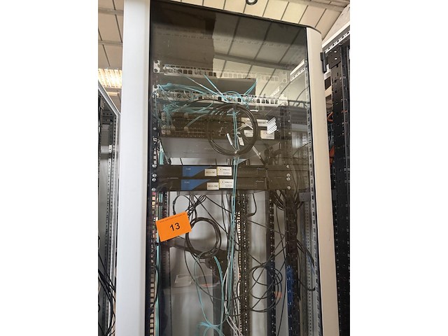 Serverkast - afbeelding 2 van  2