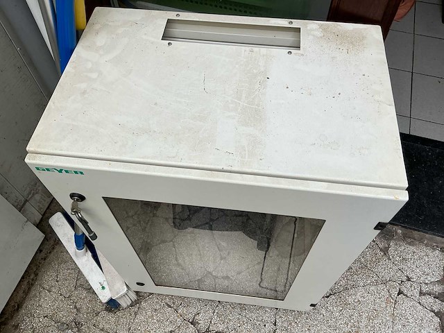 Serverkast - afbeelding 4 van  4