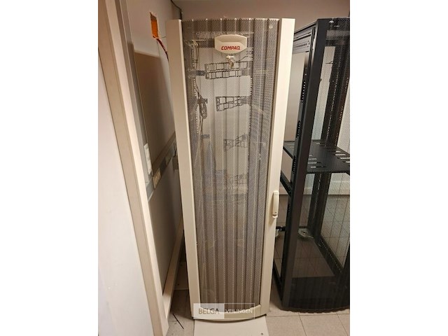 Serverrack compac - afbeelding 1 van  4