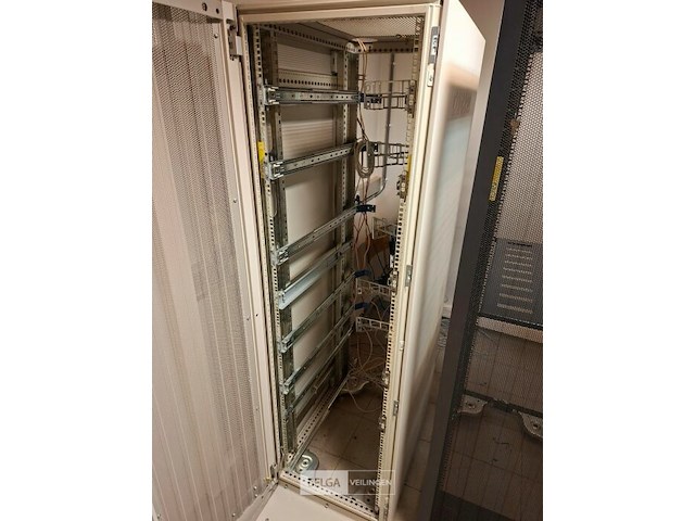 Serverrack compac - afbeelding 3 van  4