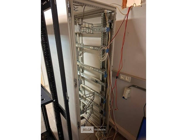 Serverrack compac - afbeelding 4 van  4