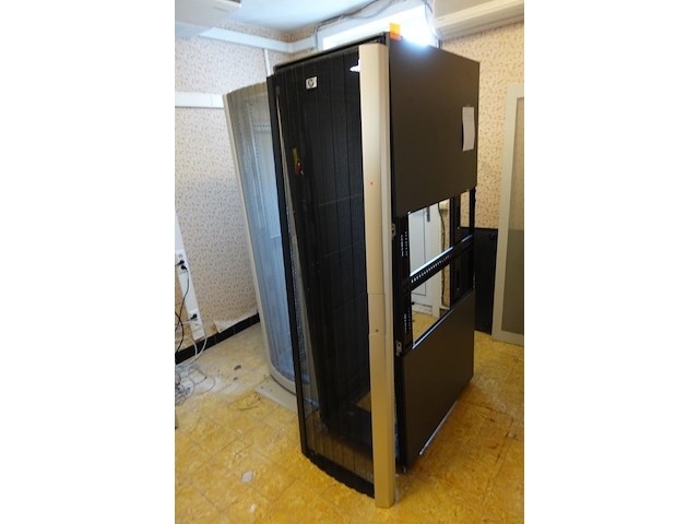 Serverrack - afbeelding 1 van  8