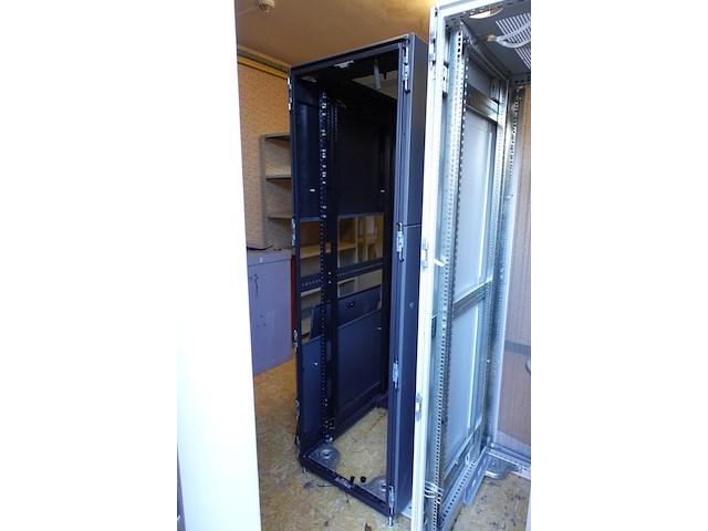 Serverrack - afbeelding 5 van  8