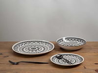 Service de table 12 pièces noir et blanc