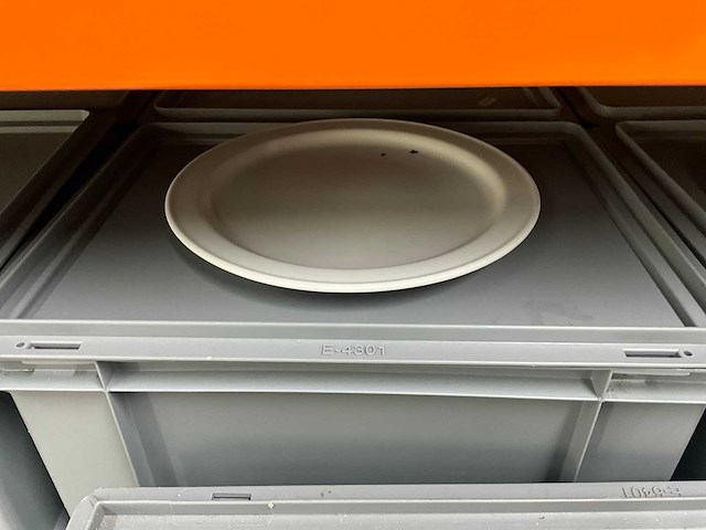 Servies, glaswerk en bestek - afbeelding 2 van  21